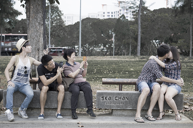 Creative and cute outdoor couple photoshoot session with Derrick and Ariel at Jurong Lake Gardens