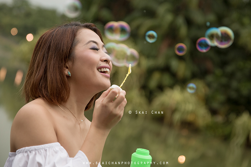 Bubble themed portrait photoshoot session with Marjorie Lining at Dragonfly Lake, Gardens by the Bay