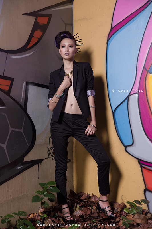 Night fashion photoshoot session with Tan Rou Ying at Haji Lane
