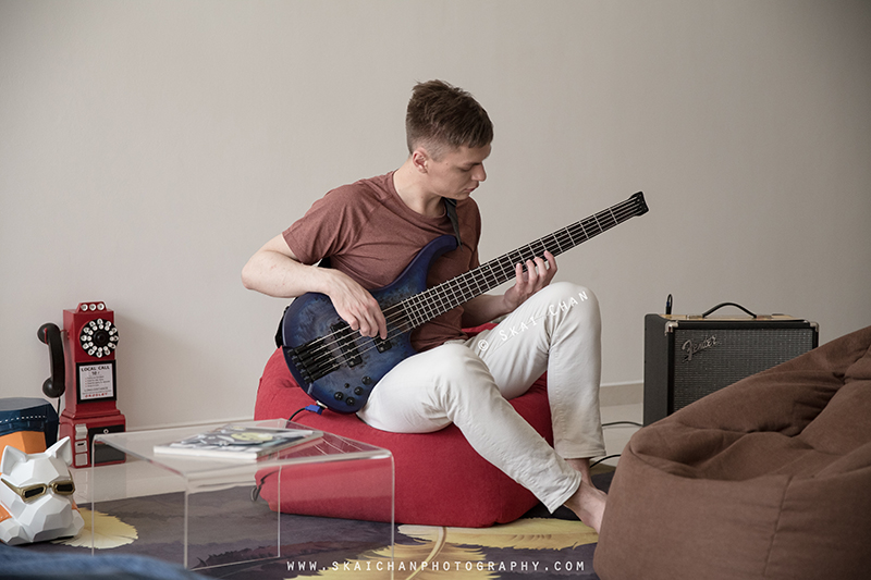 Indoor lifestyle portrait photoshoot session with Greg at home