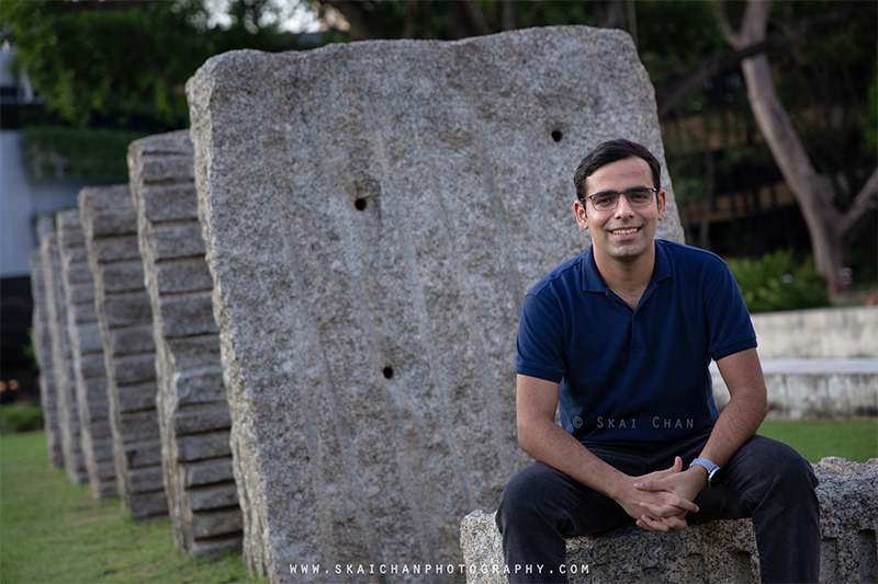 Outdoor urban lifestyle portrait photoshoot session with Rajput @ National Museum of Singapore