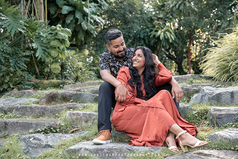 couple photography at world of plants, gardens by the bay