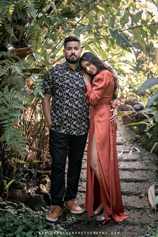 Outdoor casual couple photoshoot session with Elvis Philip & Monali P at World of Plants (Gardens By The Bay)