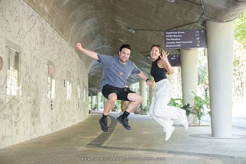 Outdoor couple photoshoot session with Andre & Yen at Chinese Garden & Supertree Groves (Gardens By The Bay)