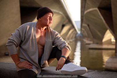Outdoor Men's Street Fashion Photoshoot - Andy @ Merlion Park