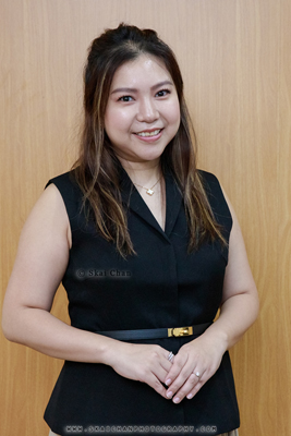Indoor Corporate Headshot Photoshoot @ Ms Ng's Learning Academy @ Serangoon Indoor Corporate Headshot Photoshoot - Ms Ng